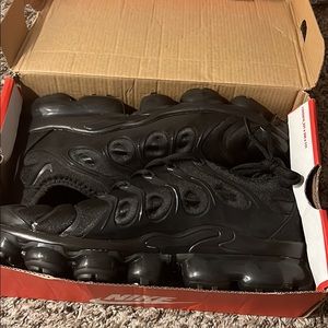 Brand New 100% Authentic Nike Triple Black Vapormax!